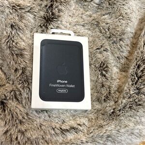 Apple iPhone FineWoven Wallet in Black